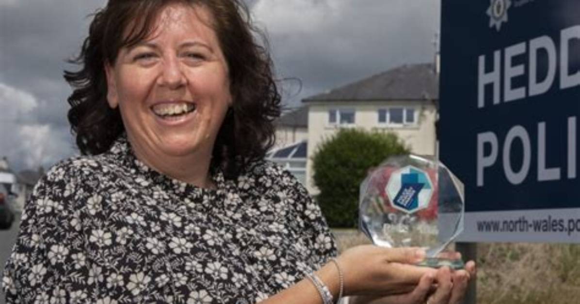 48, Clare Larkey Jones Received an Award After Stopping a Gang from Assaulting a Man