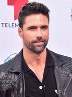 Chilean Actor Matias Novoa Is the Unexpected Wonder in Netflix’s Daughter from Another Mother