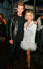 Ewan Mitchell Age and Height – His Girlfriend, Parents and Family