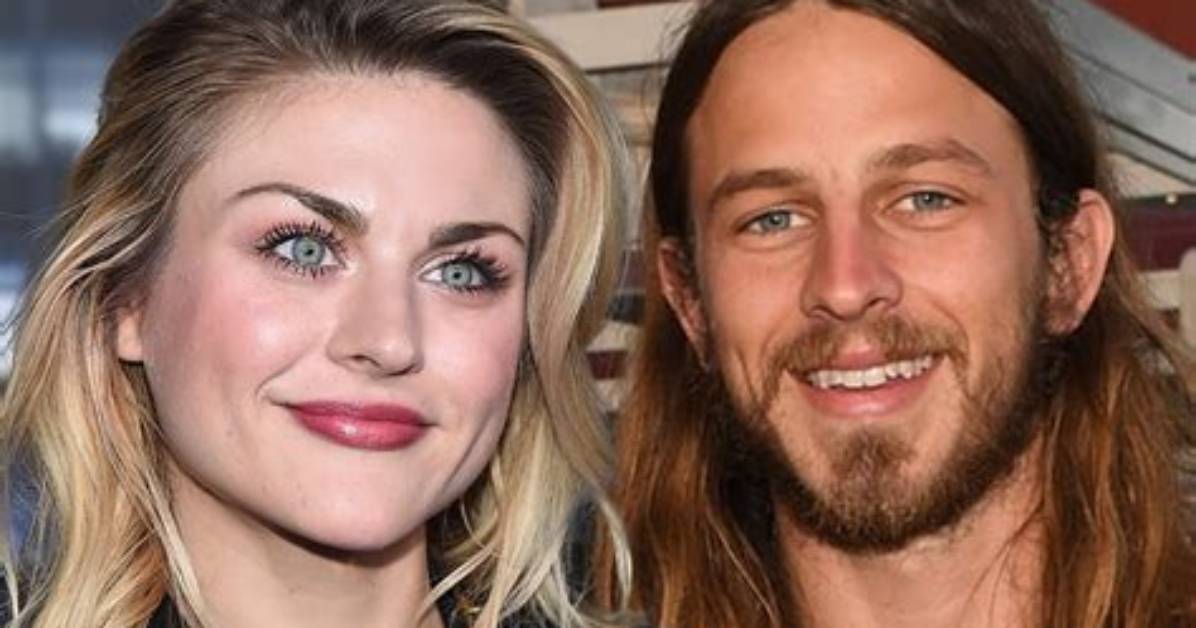 Frances Bean Cobain’s Boyfriend Riley Hawk and Their Net Worth