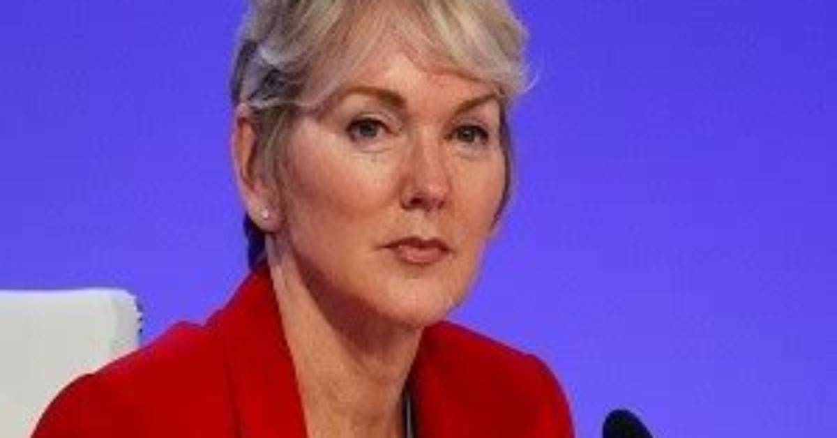 Jennifer Granholm Height, Weight, Net Worth, Age, Birthday, Wikipedia, Who, Nationality, Biography