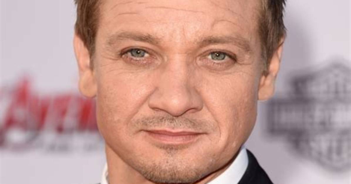 Jeremy Renner Biography, Age, Height, Wife, Movies, Music, App, Singing, Gay and Net Worth