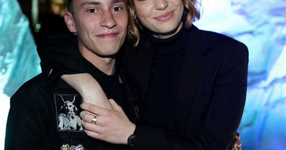 Keir Gilchrist Height, Age, Boyfriend, Biography, Wiki, Net Worth