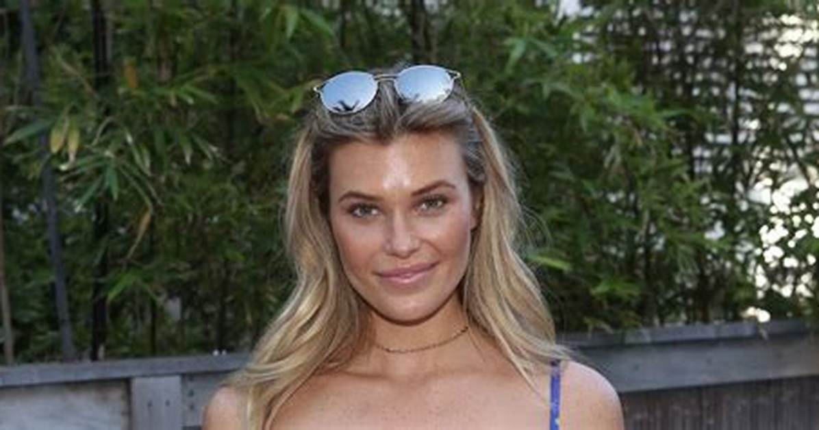 Naked Truth About Samantha Hoopes: Husband, Net Worth, Wiki