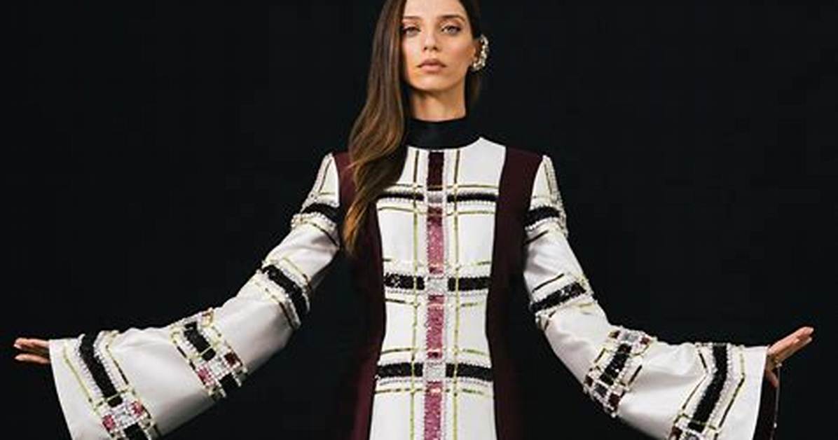 Naked Truth of Angela Sarafyan: Aka Clementine on Westworld