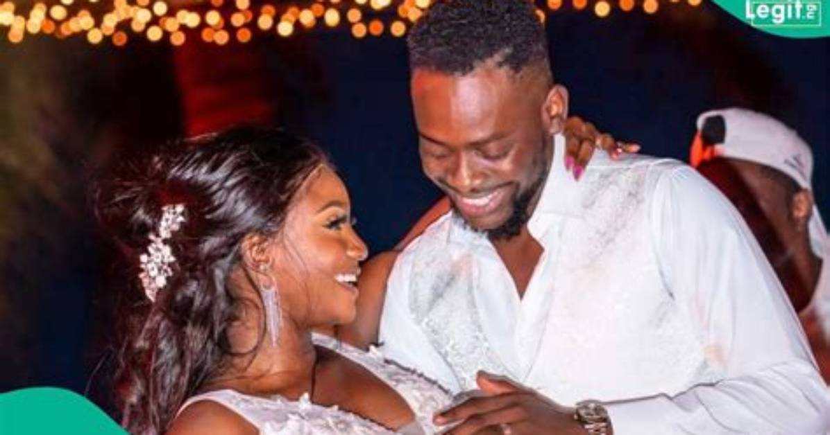 Singer Simi’s Husband, Adekunle Gold Reacts as His Wife Shares Photos of Her Outfit on Stage