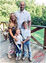 Tayla Lynn Family Life with Husband and Parents