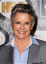 What Is Amanda Bearse Famous for? How Old Was Amanda Bearse When She Filmed Fright Night?